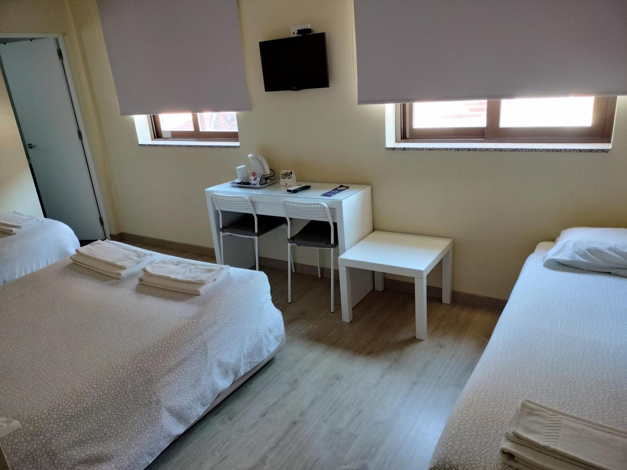 Metro Vilar Suites & Villas Vilar do Pinheiro Room photo