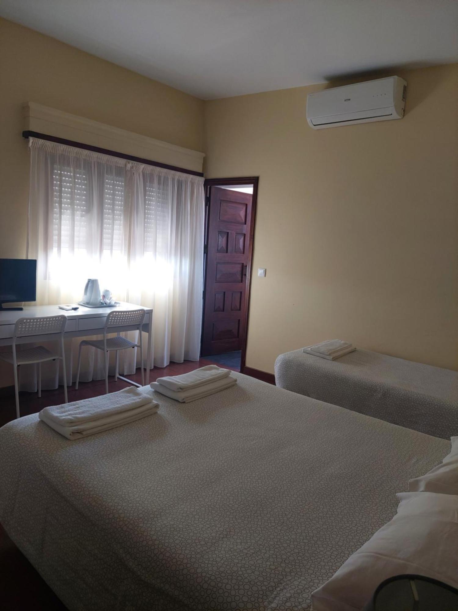 Metro Vilar Suites & Villas Vilar do Pinheiro Exterior photo
