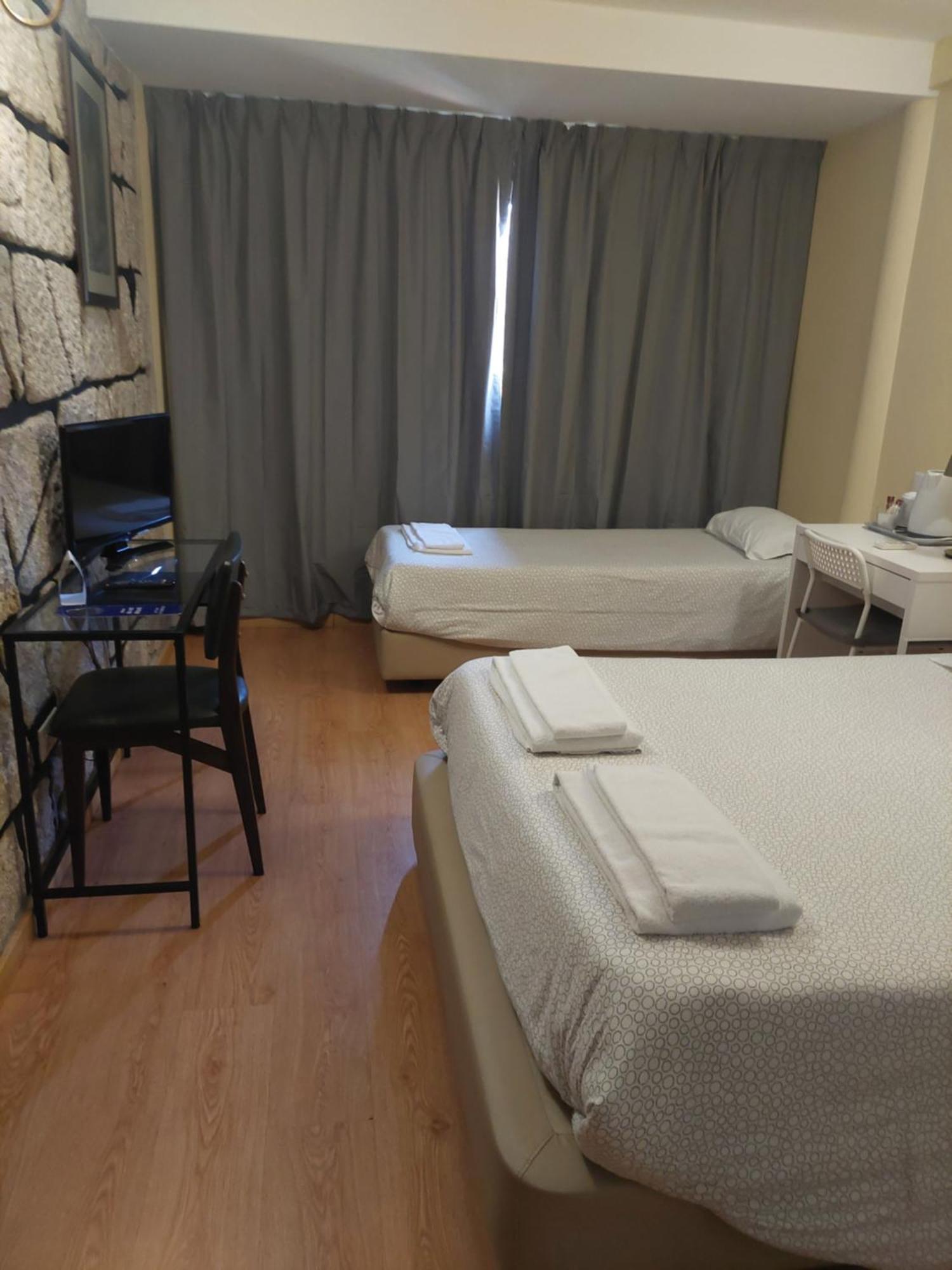 Metro Vilar Suites & Villas Vilar do Pinheiro Room photo