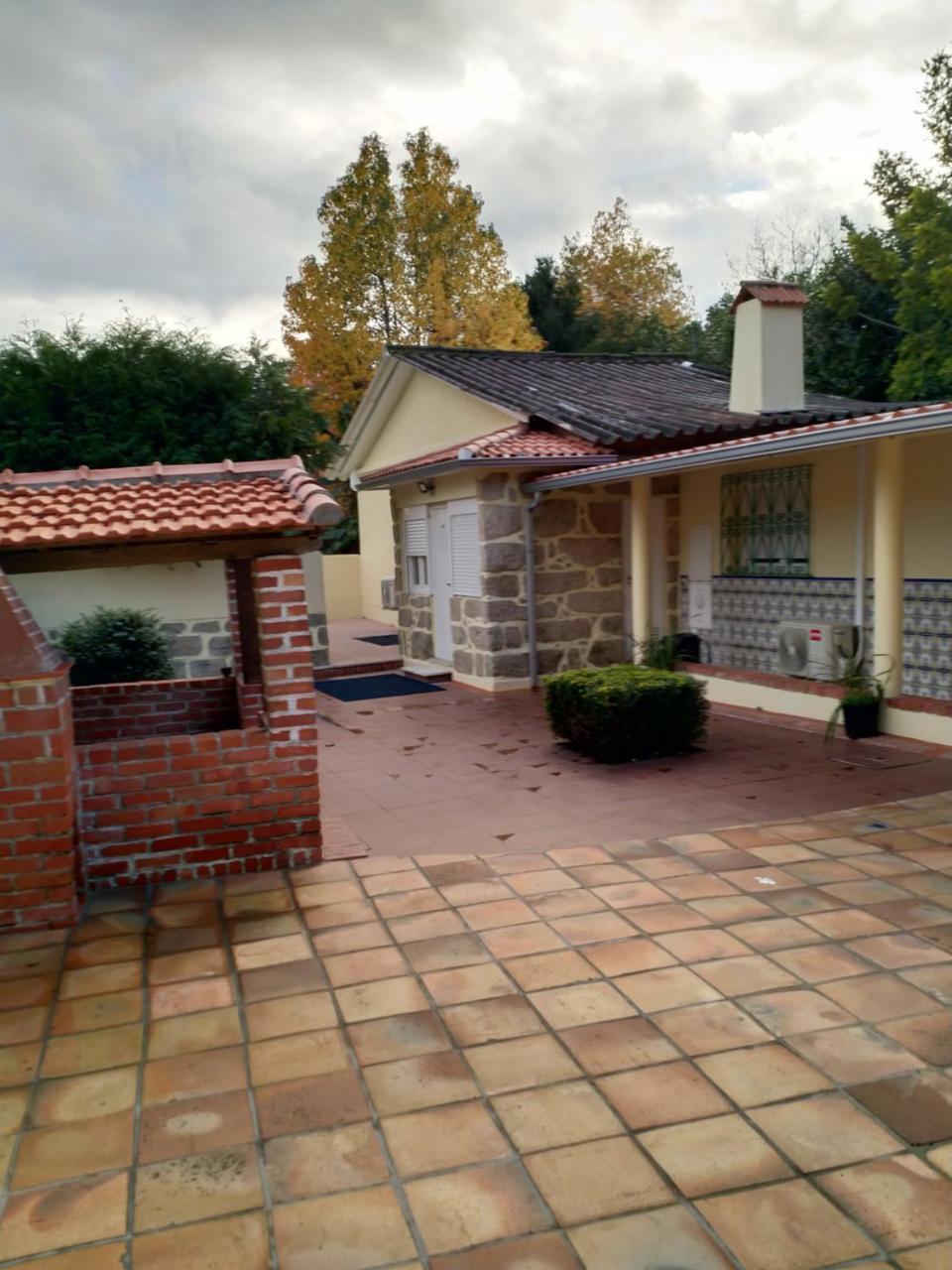 Metro Vilar Suites & Villas Vilar do Pinheiro Exterior photo